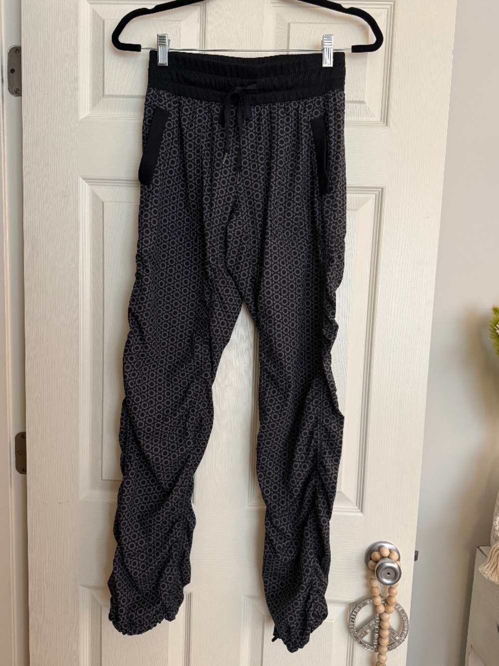 Kyodan Geometric Hexagon Print Woven Jogger Pants - Size Small